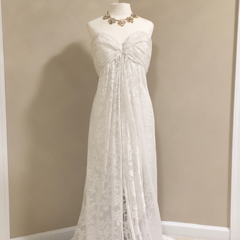 Elegant White Formal Floor Length Sleeveless Floral Lace Jill Stuart Dress